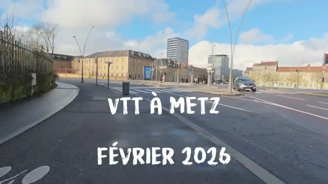 METZ balade en vélo dans le centre-ville.