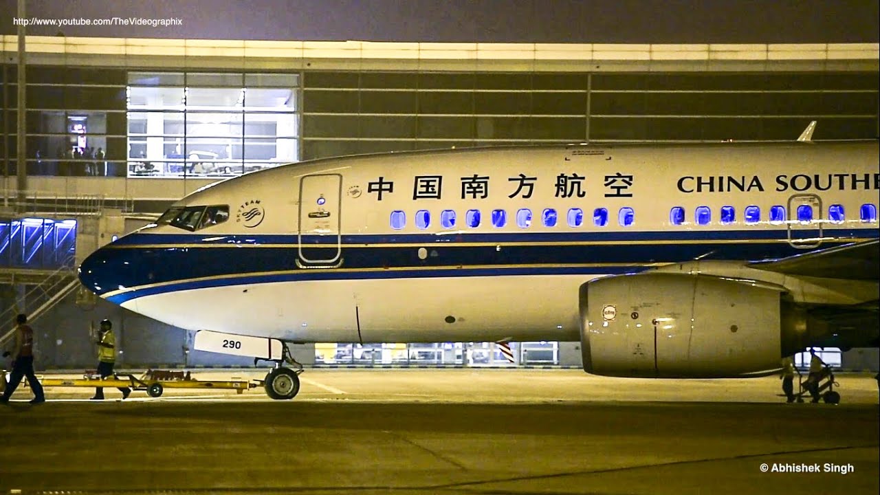 Boeing 737-700 China Southern Arrival & Departure