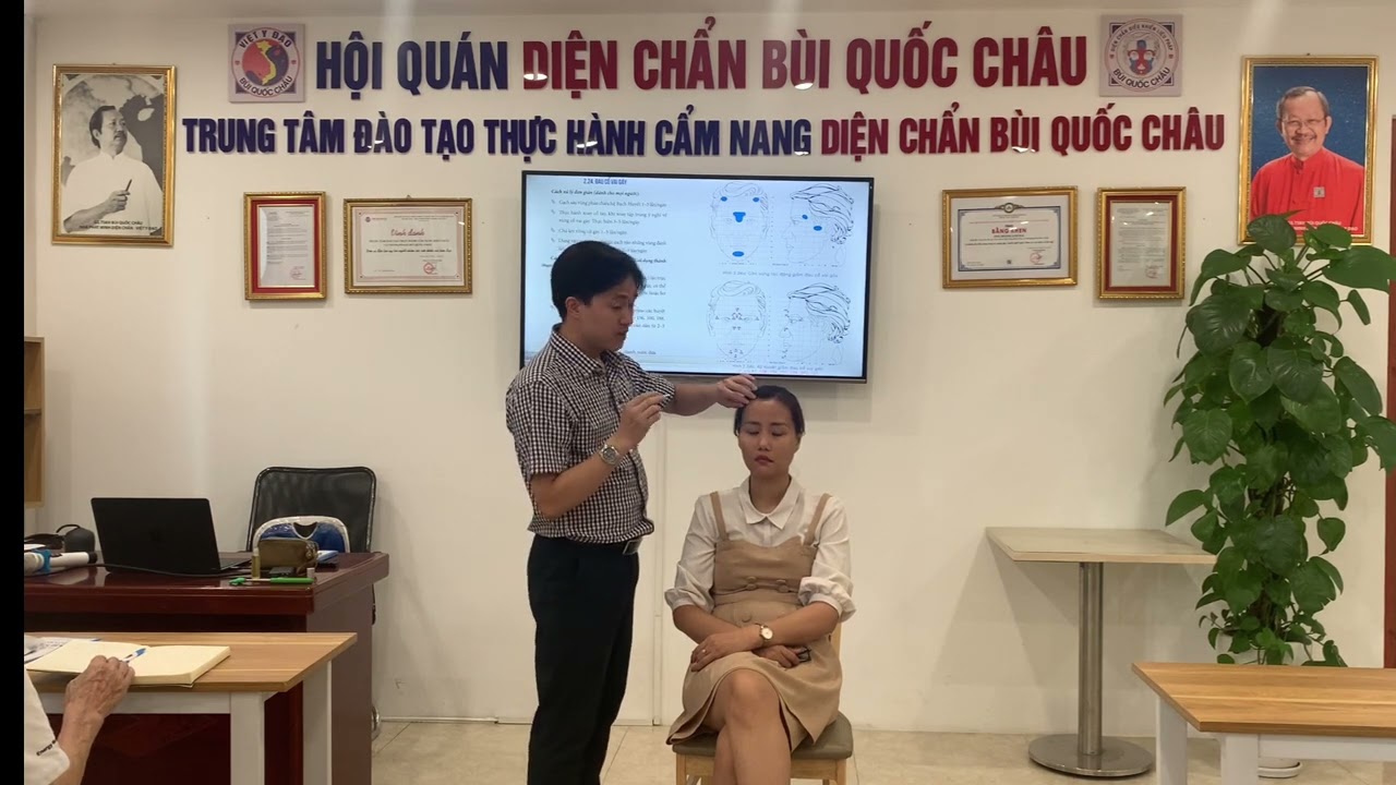 Ứng dụng Cẩm Nang Diện Chẩn chữa đau cổ vai gáy