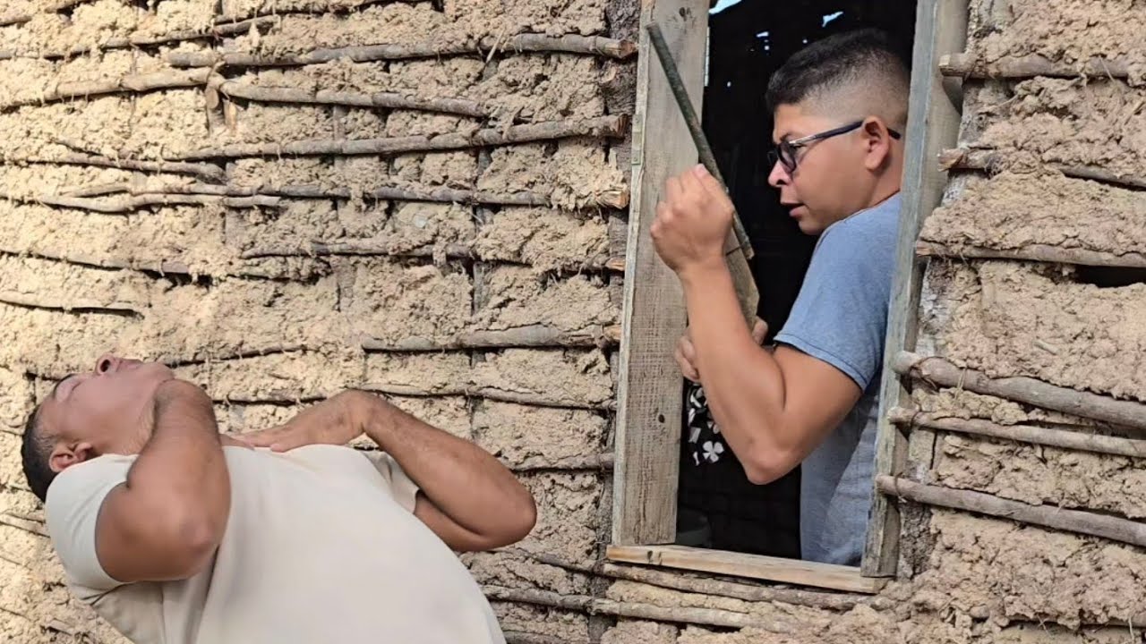 O ajudante tava exibido 