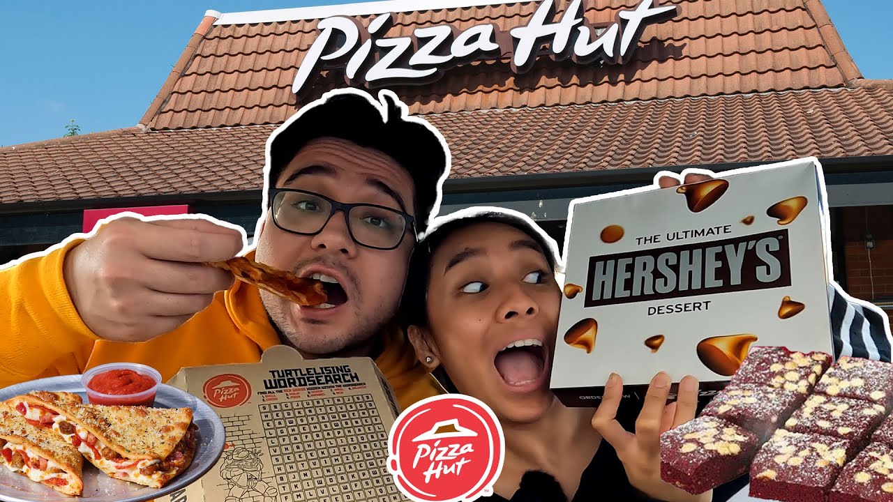 Pizza Hut's *NEW* Pepperoni Pizza Melt & Cherry Red Velvet Brownie | Pizza Hut Drive-Thru Mukbang