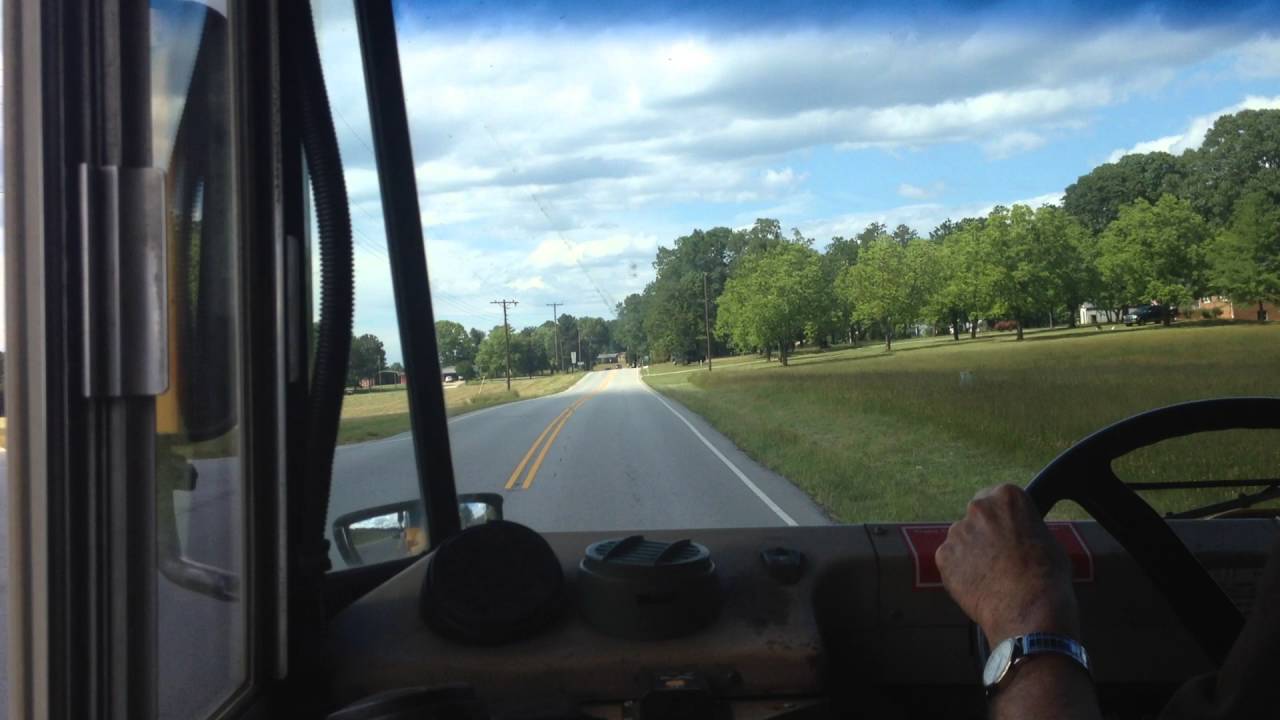 A ride in a 80's International S1700 bus