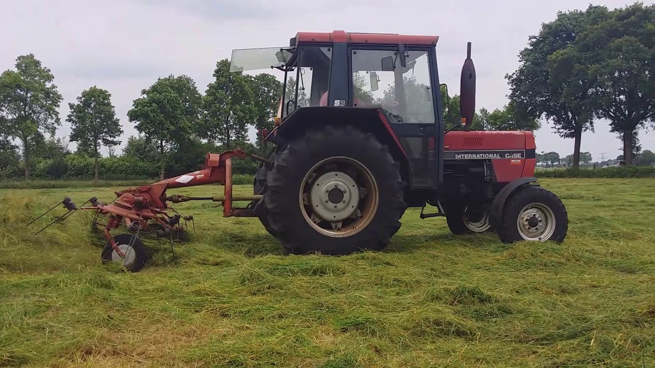 |mow and tedding grass|gras maaien en schudden|case 733 2018|