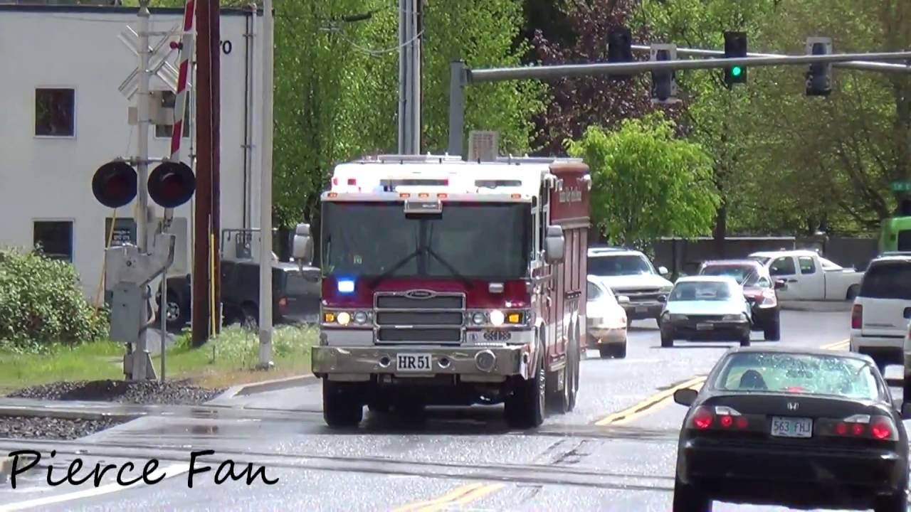 Heavy Rescue 51 Responding Tualatin Valley Fire & Rescue (2012 Pierce Quantum HDR)