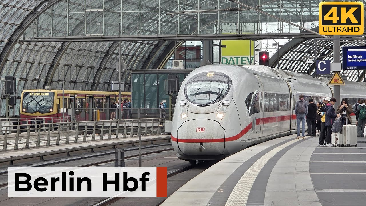 Berlin Hbf 12.07.2025 - Bahnverkehr bei Regen: Fernzüge nach Paris & Köln, dichter S-Bahn-Takt