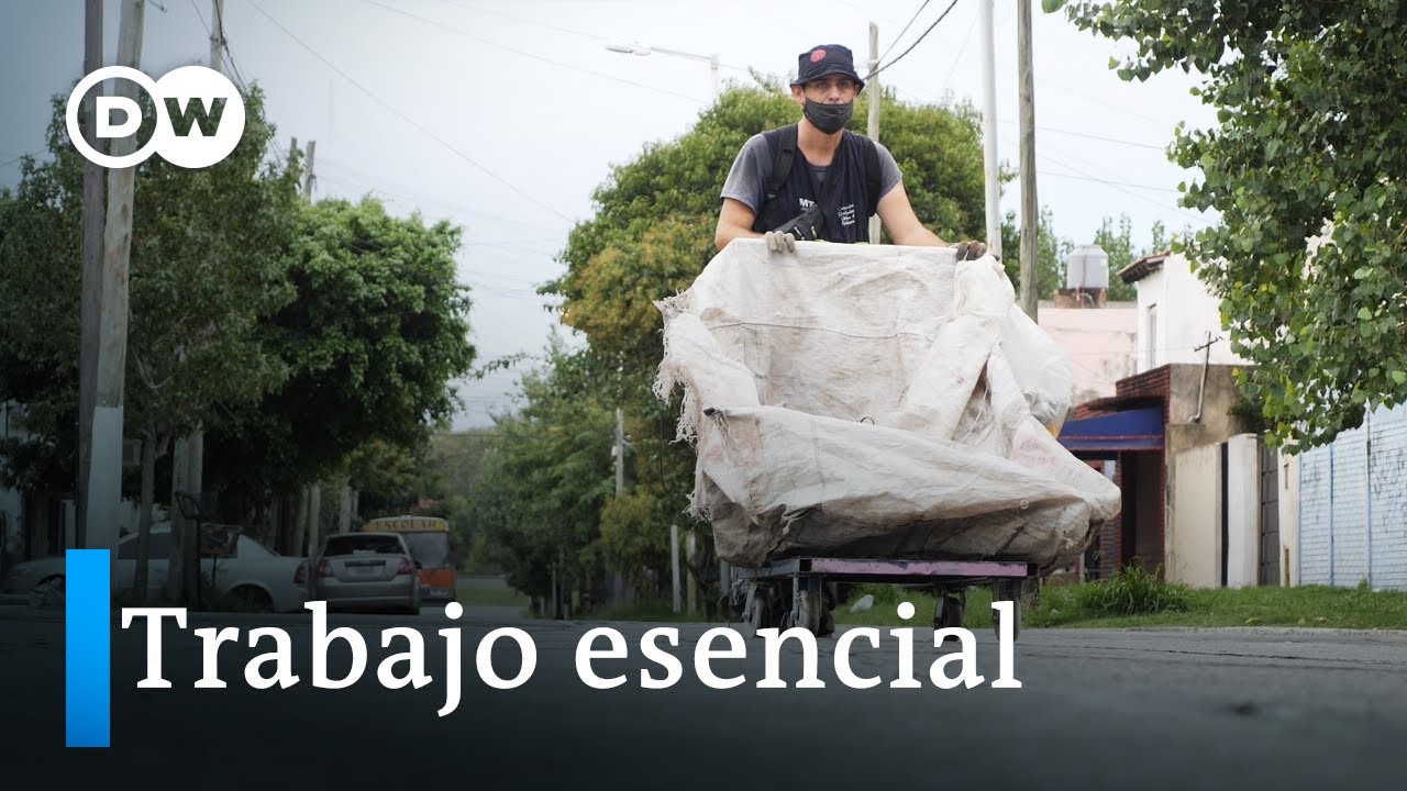 Cartoneros: el reciclado como oficio esencial