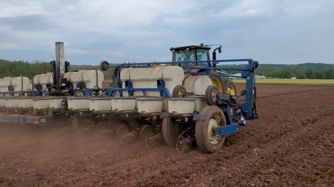 Kinze 16 row planter, let's start 2020 plant
