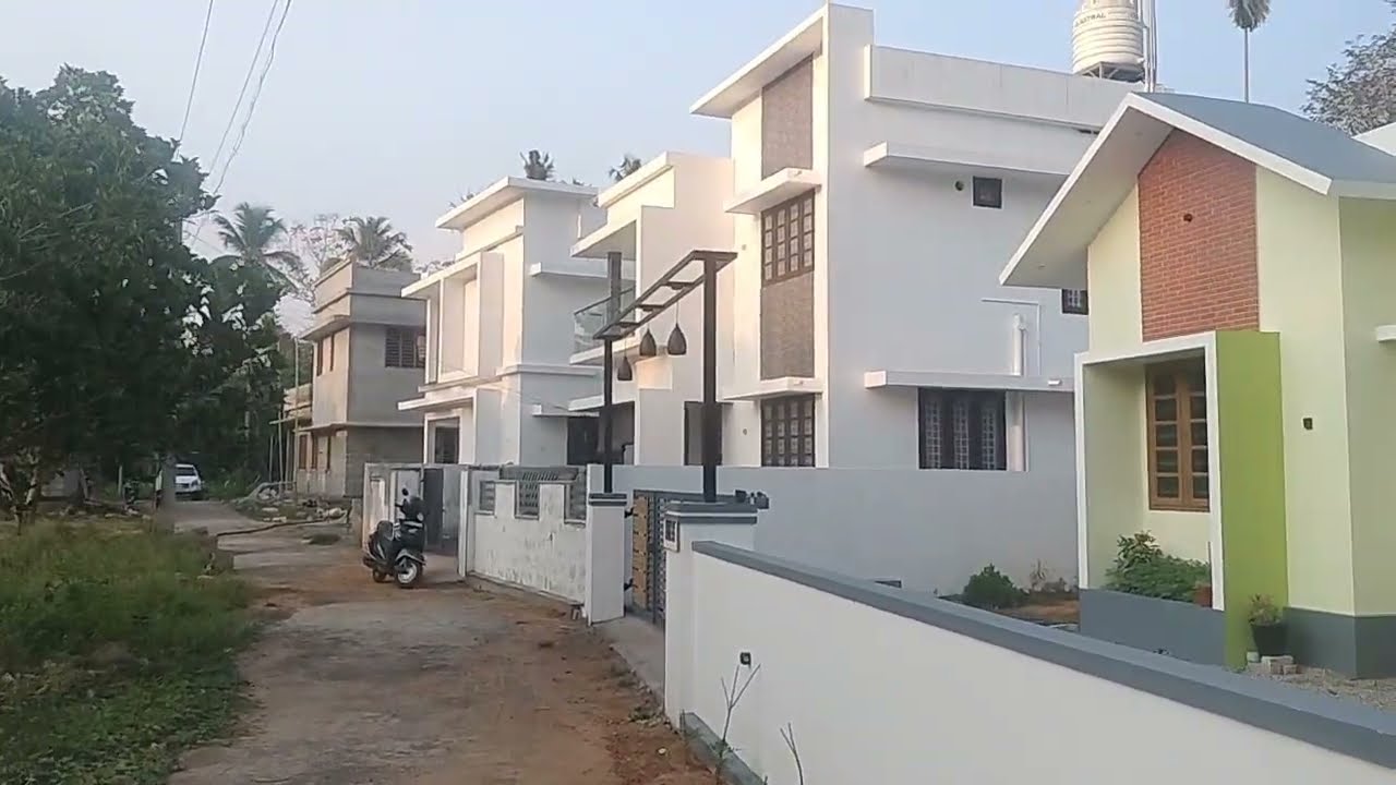 ചാലക്കുടി പഴുക്കരയിൽ ഒരു പ്ലോട്ടും കൂടി ബാക്കി 9562199744