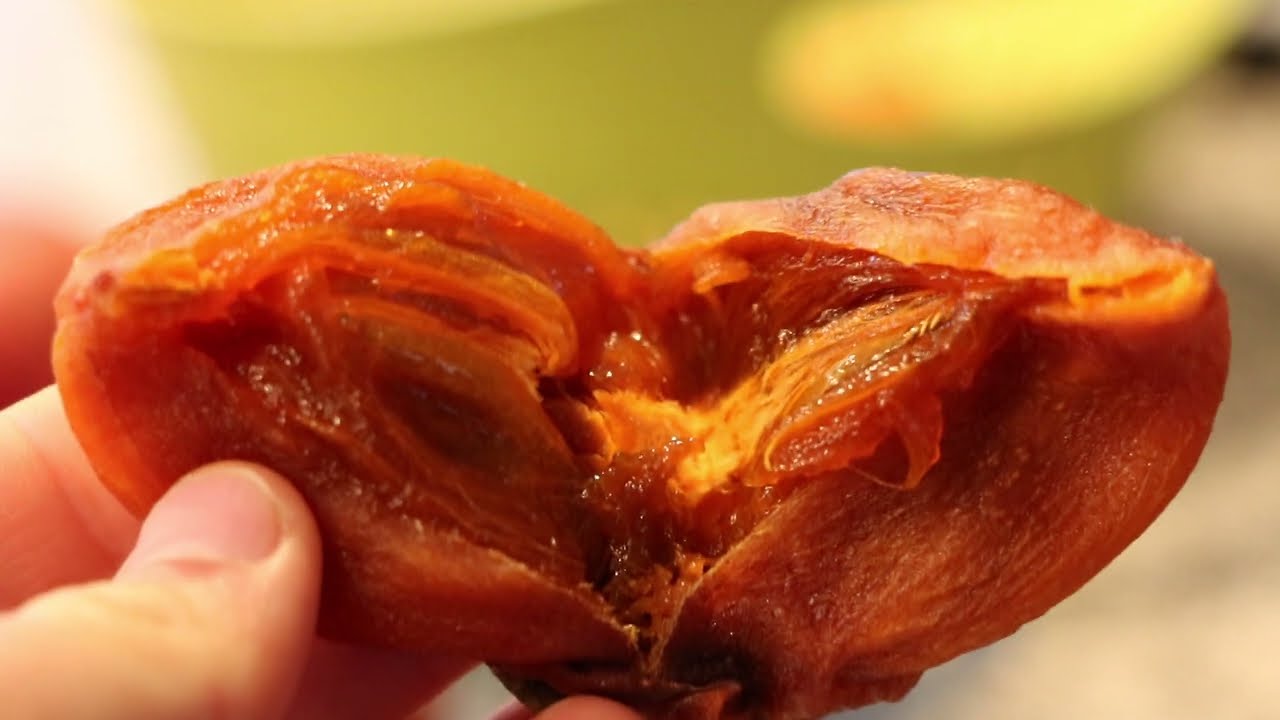 Making & Comparing Dried Persimmons to Fresh