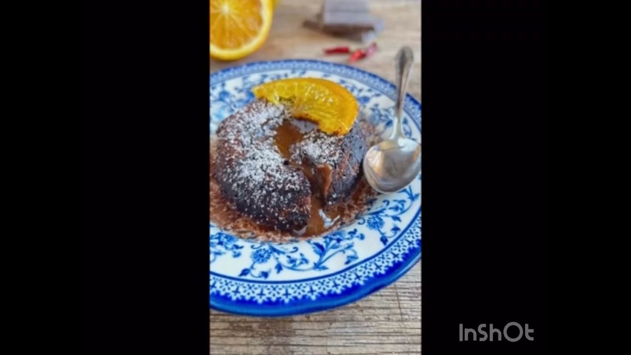 Tortino al cioccolato e arancia dal cuore tenero e morbido, facile e veloce #ricette #cioccolato 