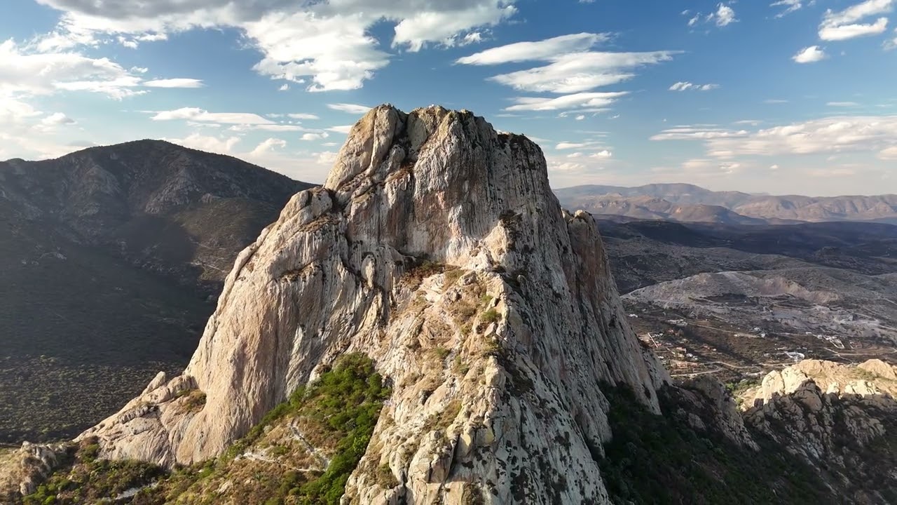 Volando la Peña de Bernal