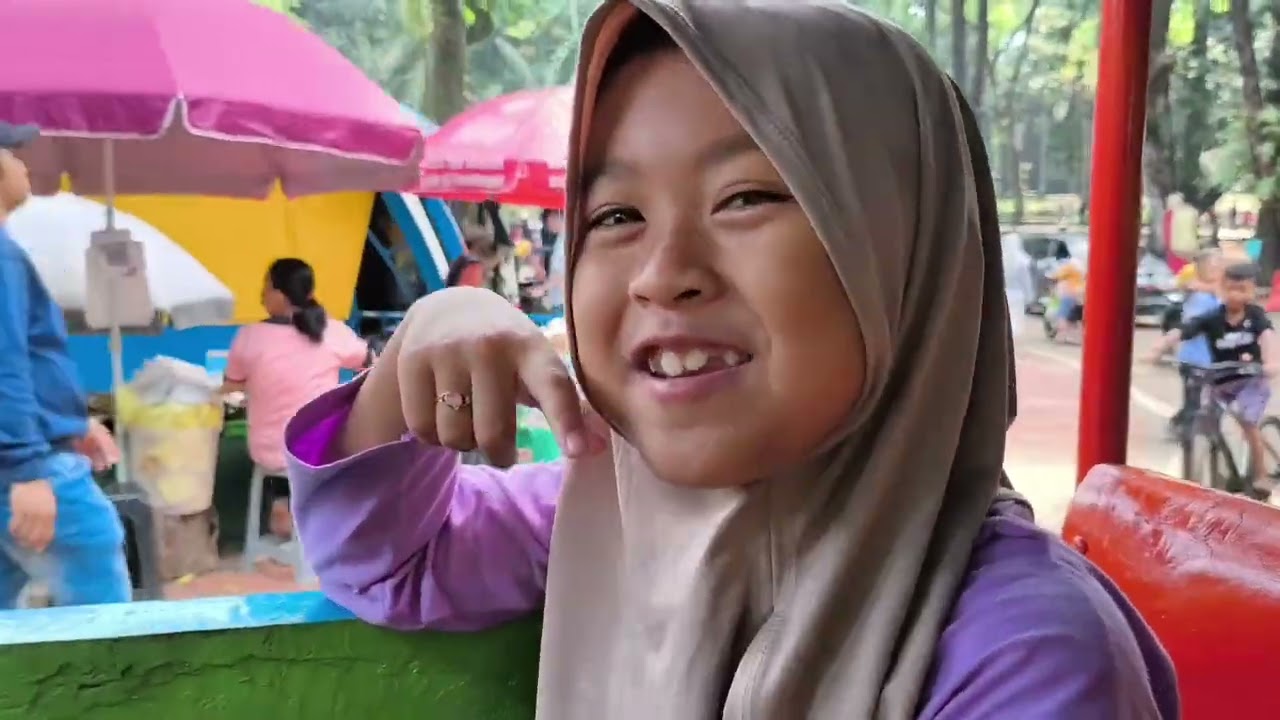 Liburan ragunan jakarta viral masuk tv live kompas jerapah gajah Artis Dadakan Viral