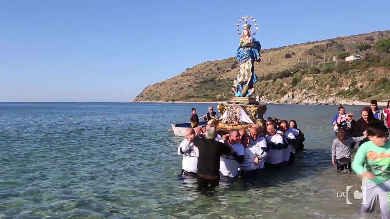 Immacolata: la processione in mare a Nicotera Marina