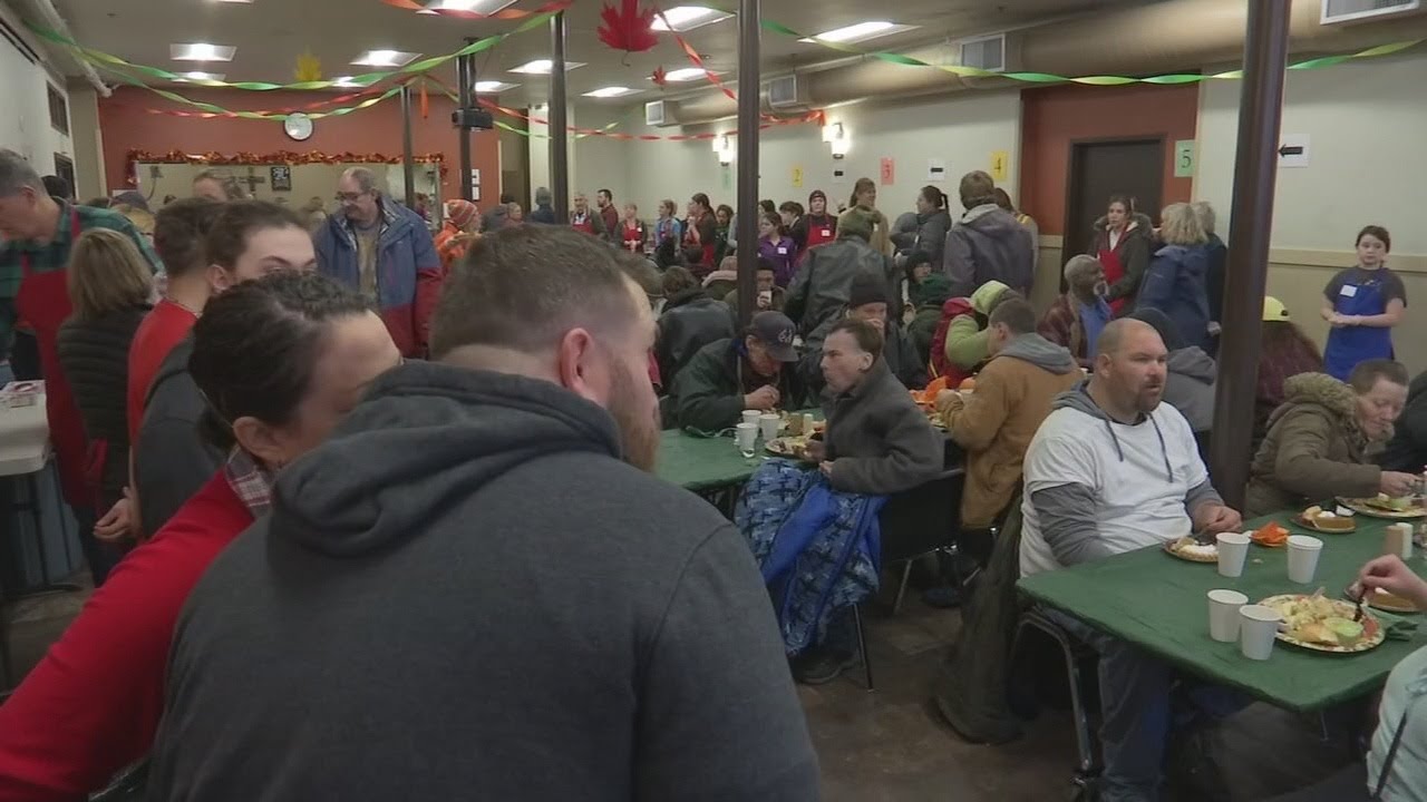 Hundreds enjoy Thanksgiving meal at Union Gospel Mission dinner
