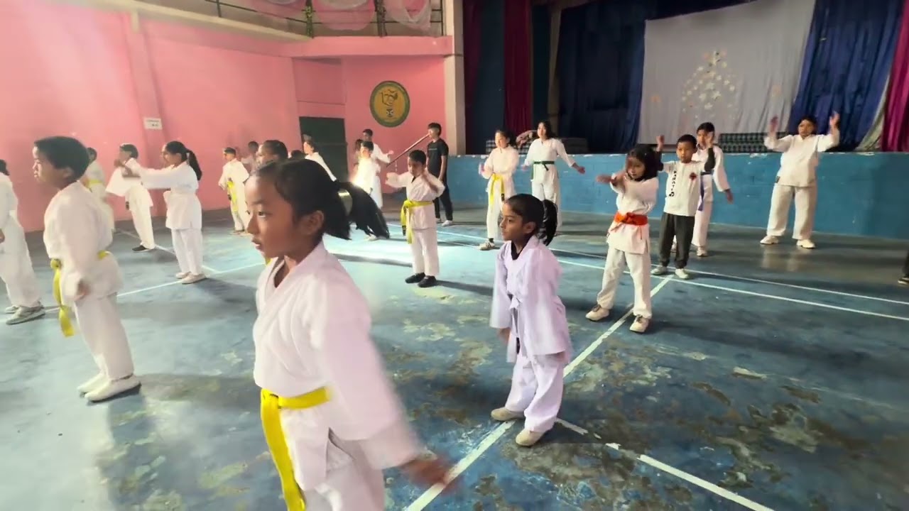 KICK..PUNCH 🤛 AND smile😊 Karate kids training time 🥋