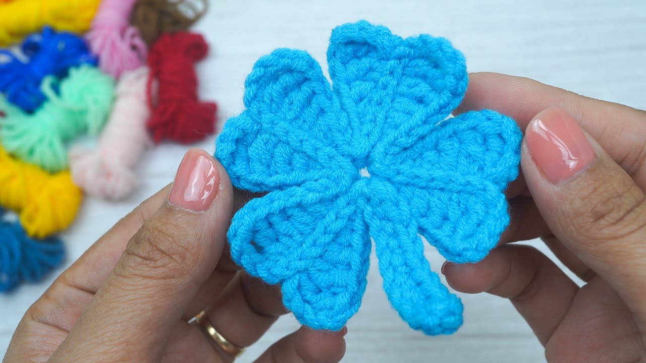 Lucky Charm! How to Crochet a Four-Leaf Clover Keychain – Easy Step-by-Step Tutorial | Lee's Crochet