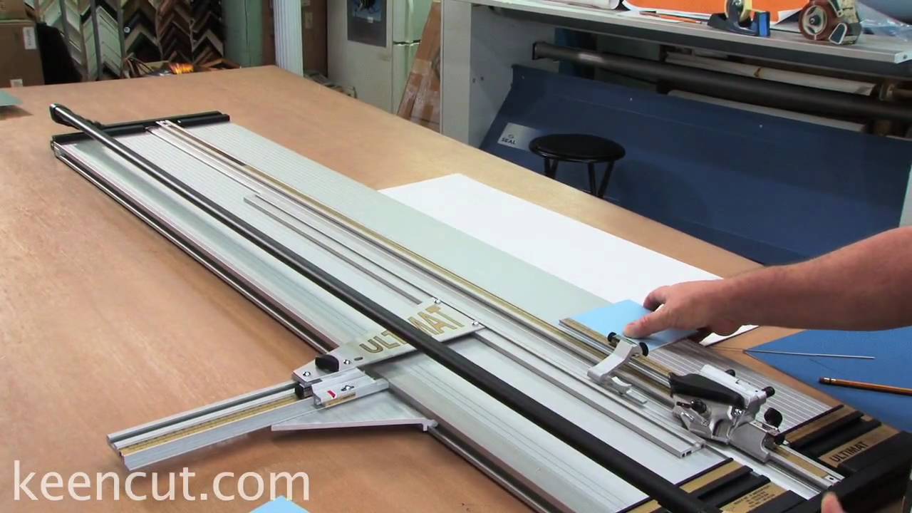C KeenCut Cutting a V groove mat