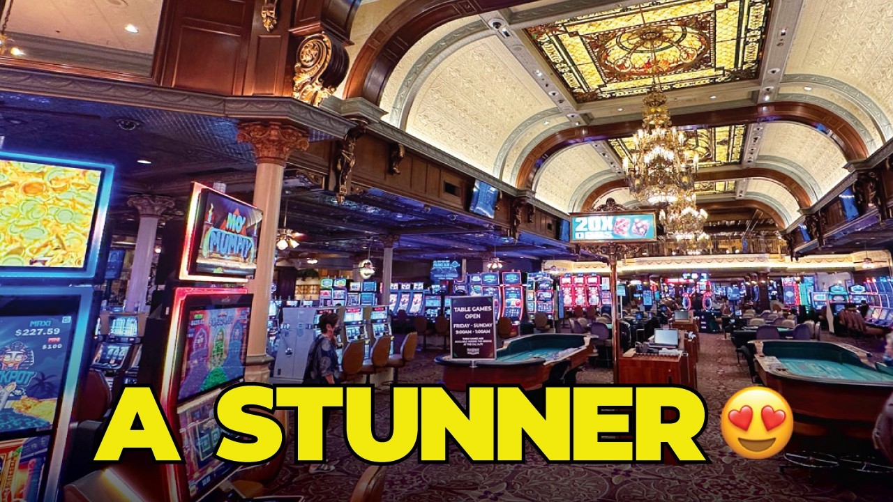 Main Street Station Deluxe King Room Review - A GAWKER 👀 of a Casino!