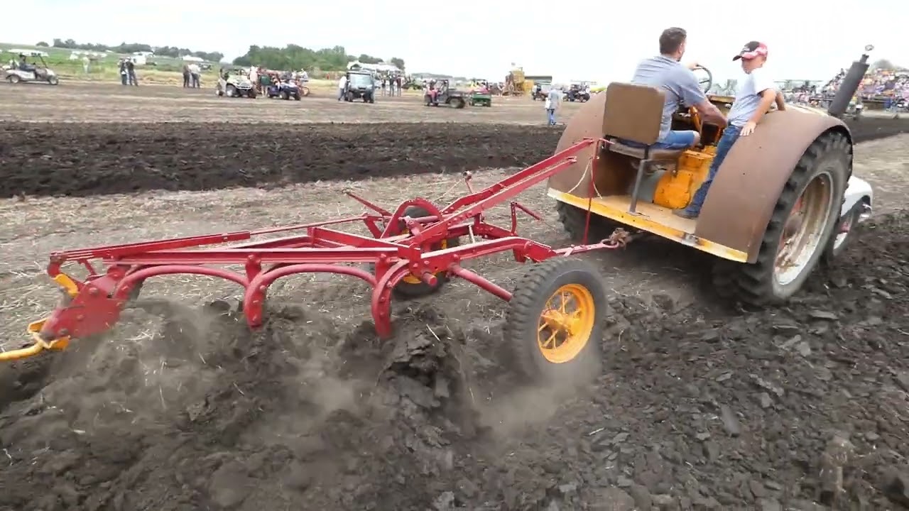 Minneapolis Moline Plowing 2022