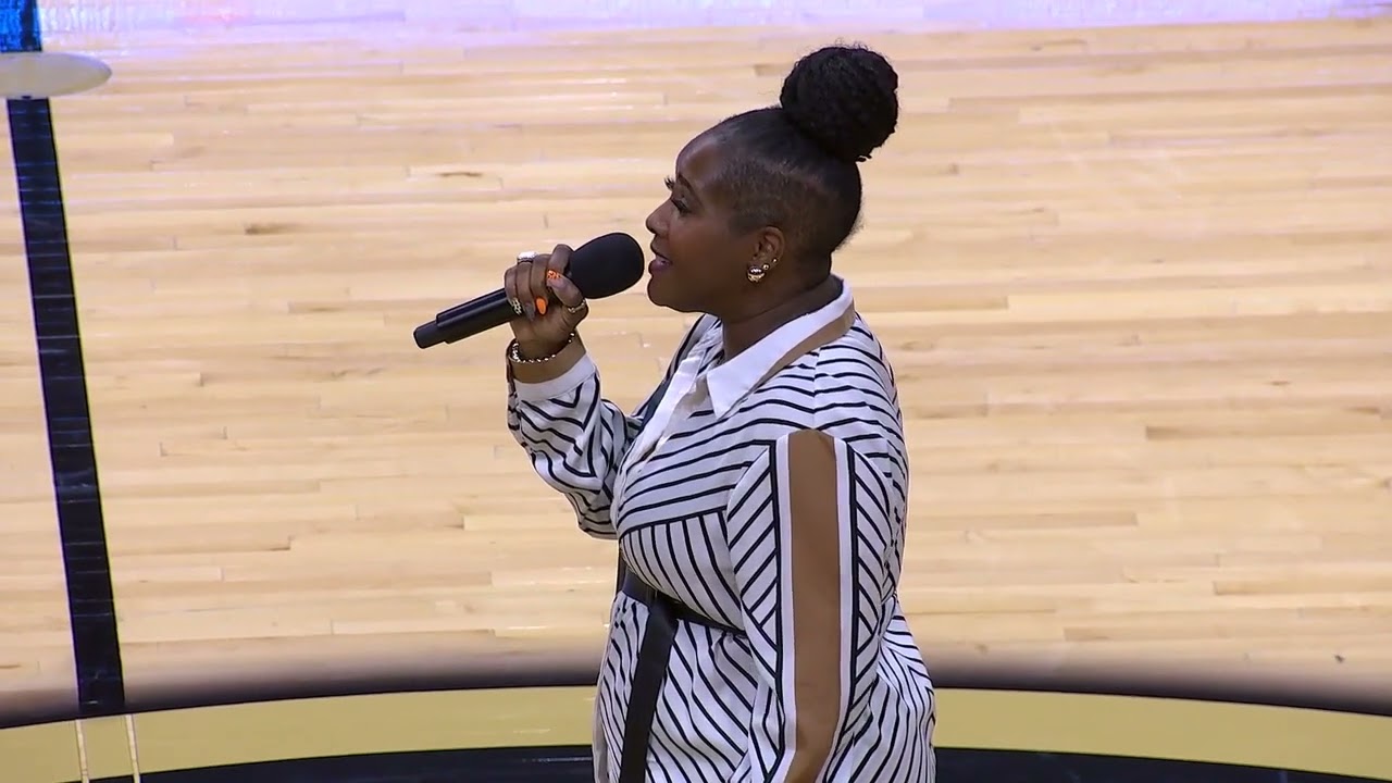 Mikietta WIlliams Anthem vs AZ