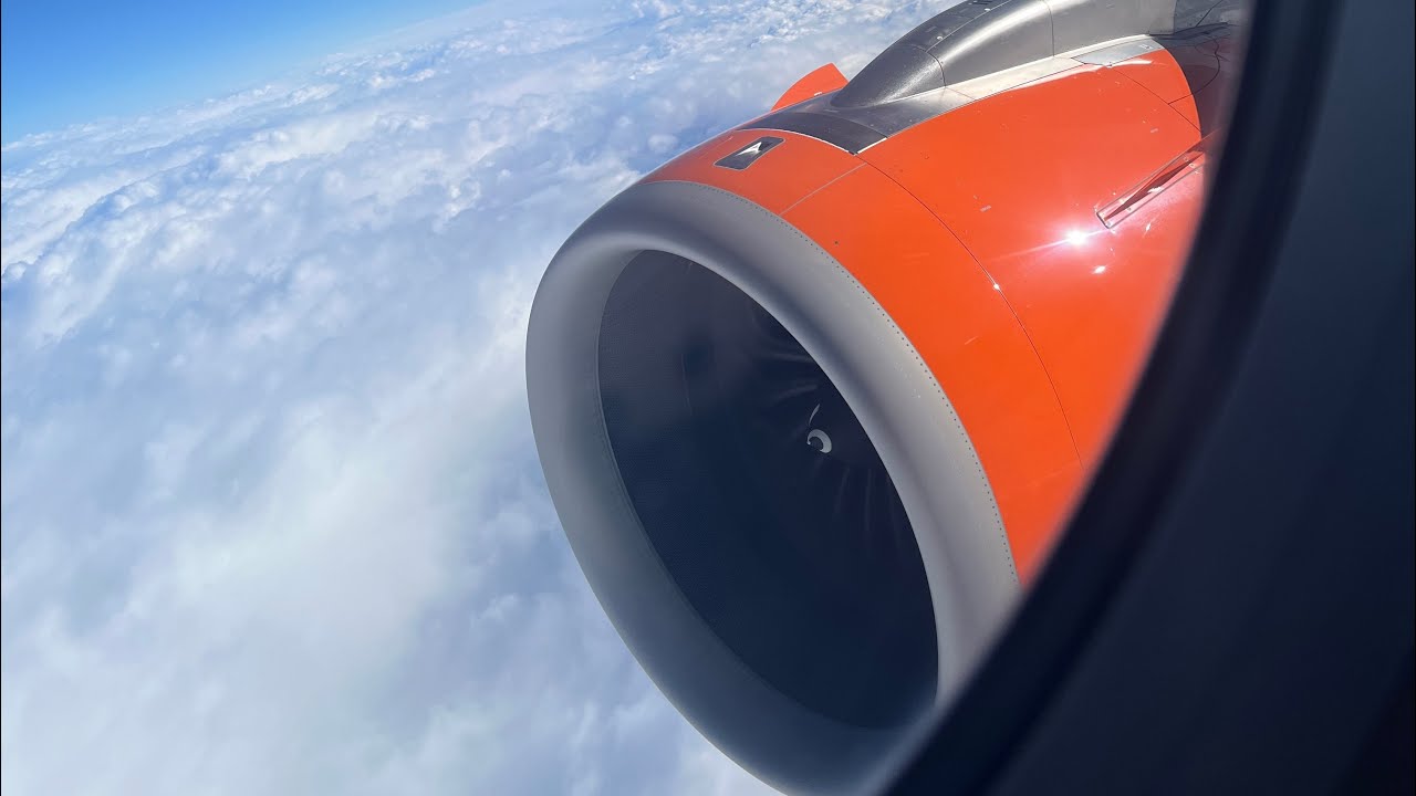 EasyJet Airbus A320NEO full flight from Alicante to Southampton airport 