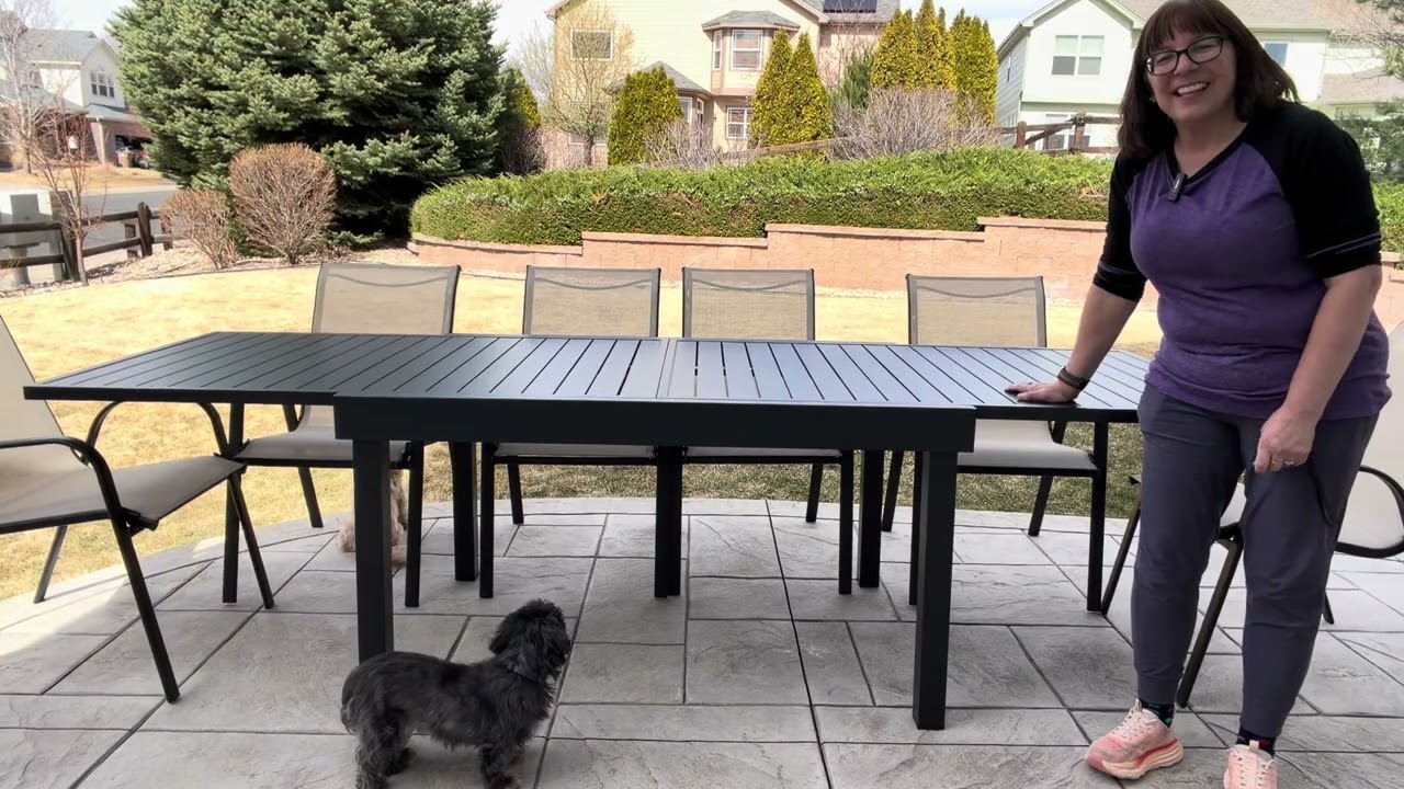 Expandable patio table - see how easy to change length! I freaking LOVE this table!!