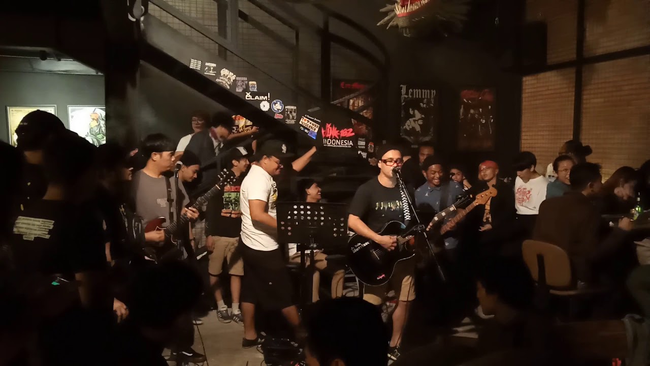 TRIBUTE BLINK 182/BLINK 182 NIGHT - M+Ms (LIVE AT LAWLESS BURGERBAR MENTENG)
