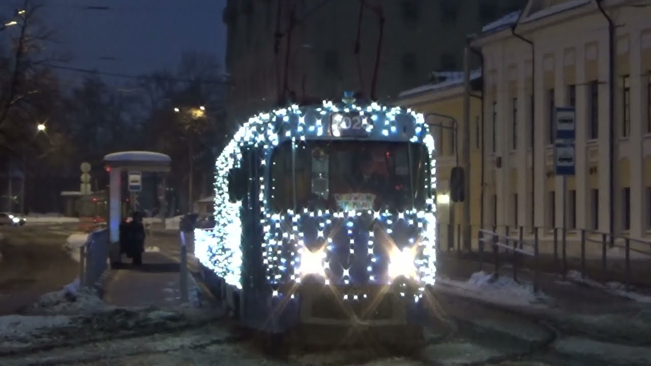 Новогодний трамвай Татра-Т3 (МТТЧ) борт 0127+00219 без пассажиров