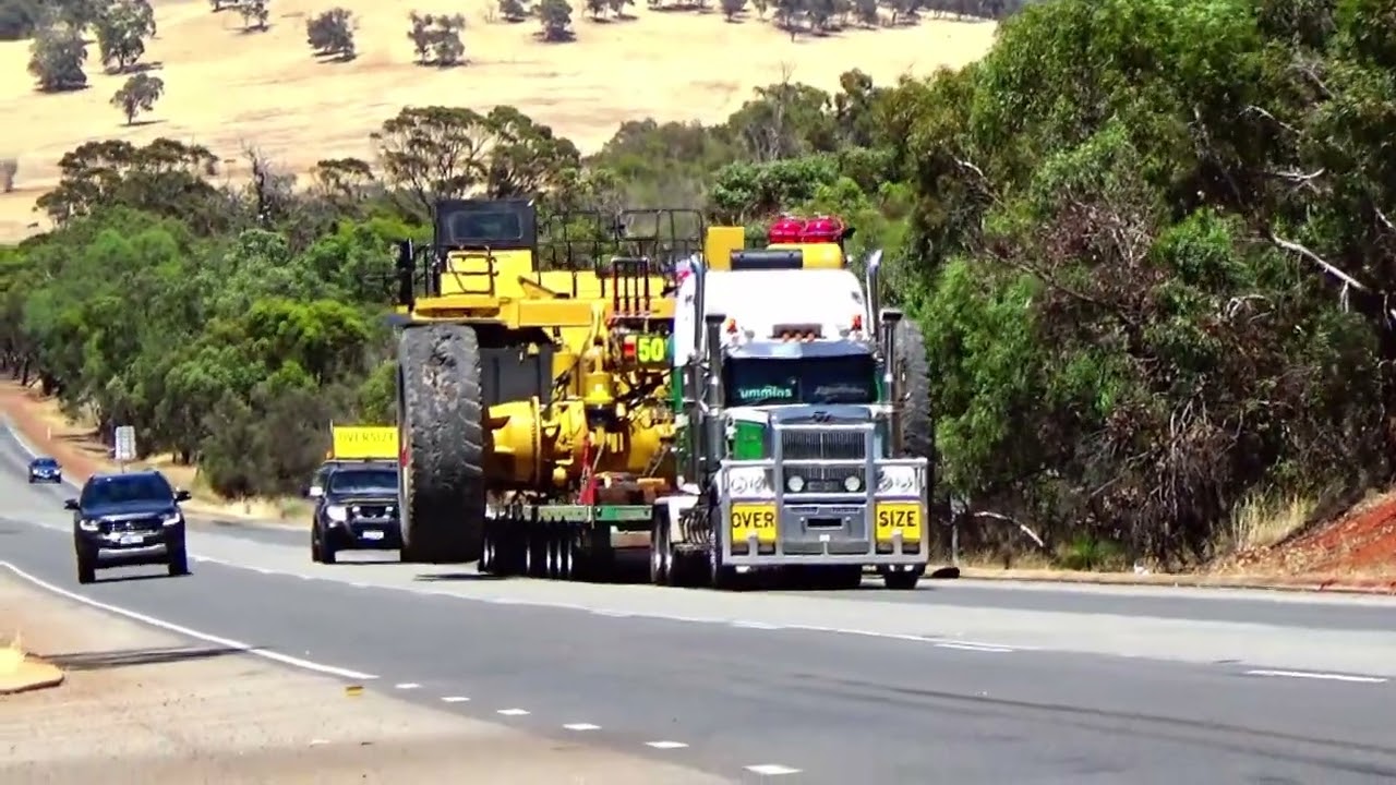 🚛. 'Super Oversize Saturday' Dec 9th 2023. Featuring Mactrans, Doolan's & Charles Hull Contracting.