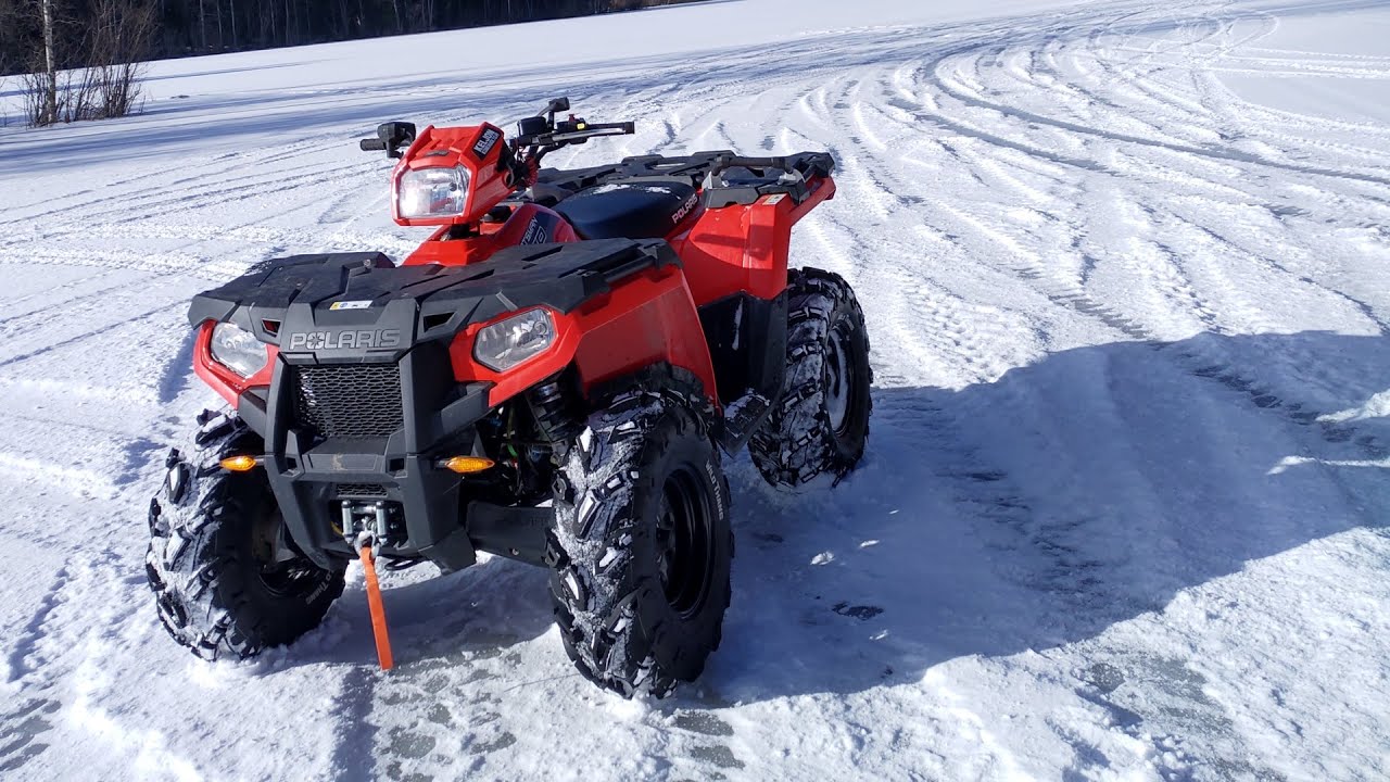 Lumi pöllyää luisutellessa - Polaris 570!