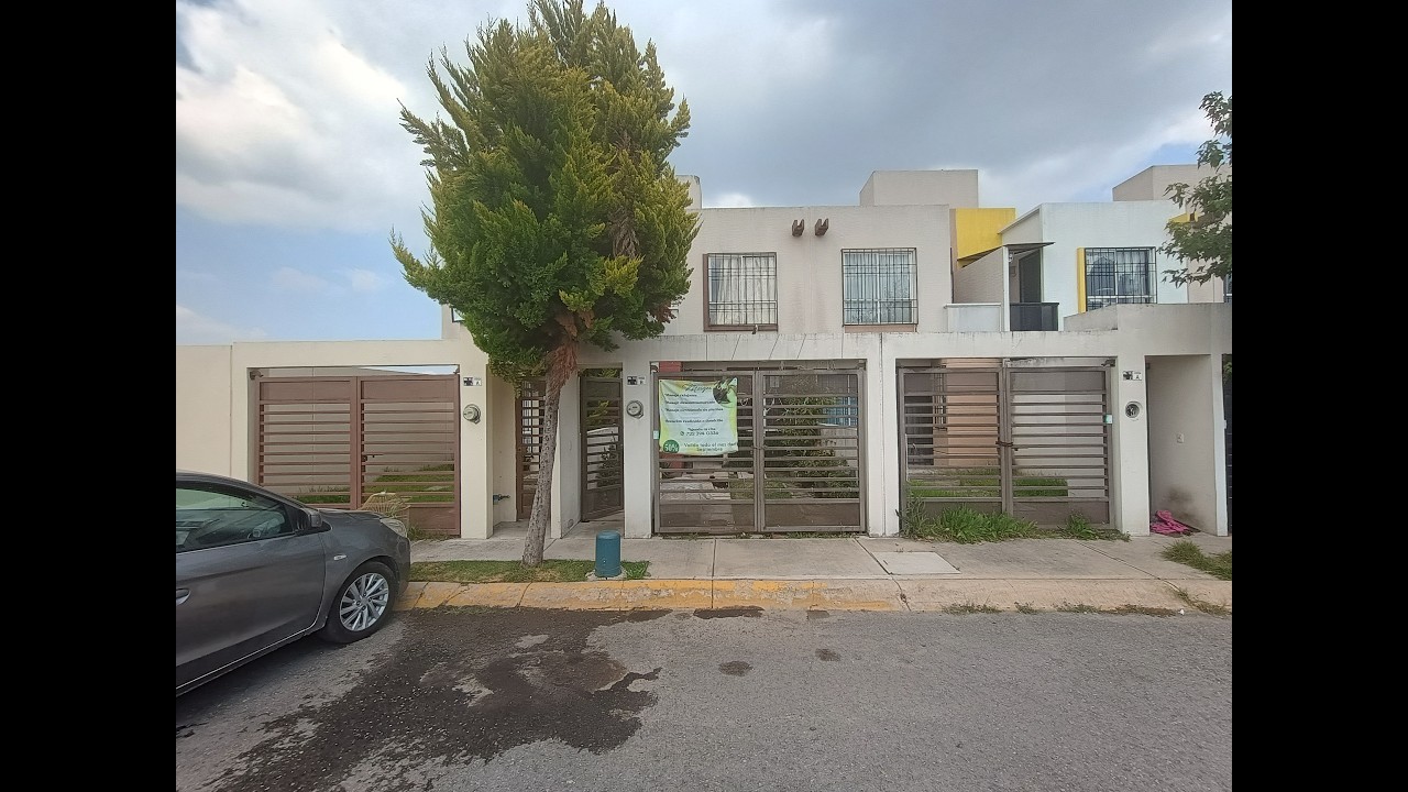 Casa en venta en Fraccionamiento La Florida, Otzolotepec, 2 niveles, 3 Recámaras, 1.5 baños.