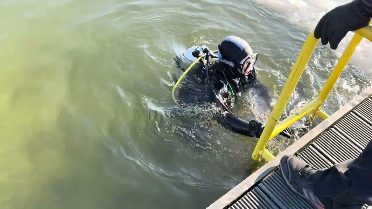 RADODIVE.PL - Kiekrz k. Poznania - nurkowanie pod lodem wyjście z wody (18 stycznia 2026)