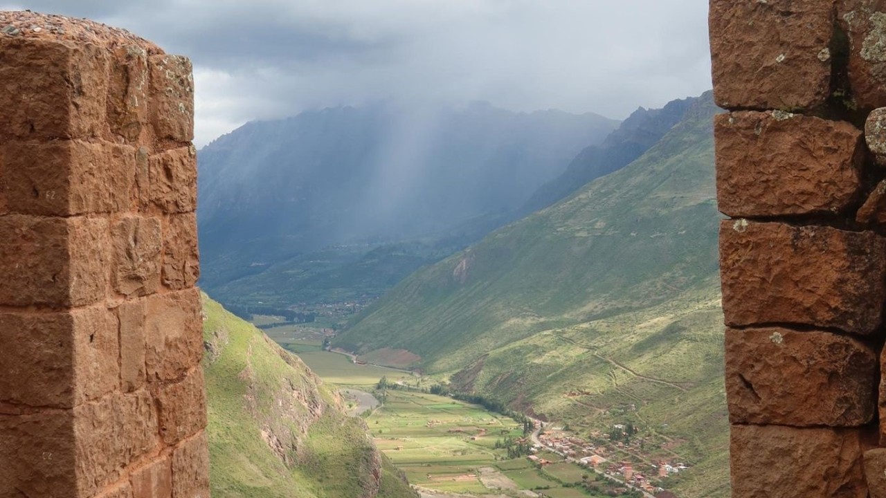 Ruine și dansuri în Pisac, Peru