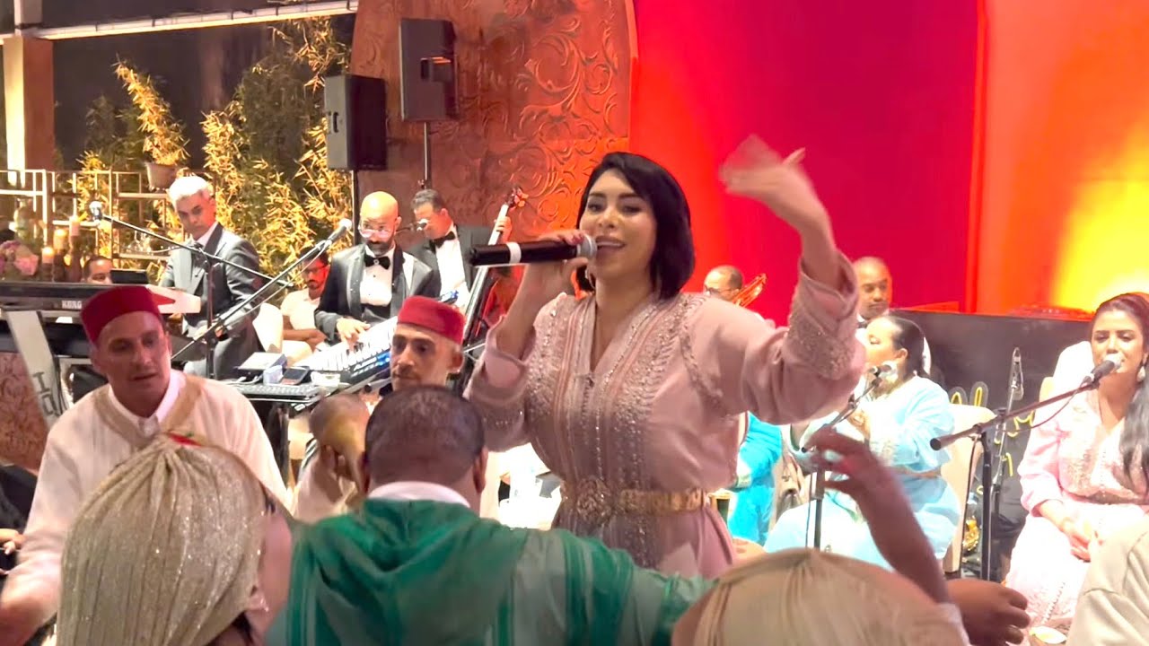 نايضة شعبي مع الفنانة نجاة رجوي والحاجة حليمة😍  بعرس فجم بمدينة الدار البيضاء najat rajoui