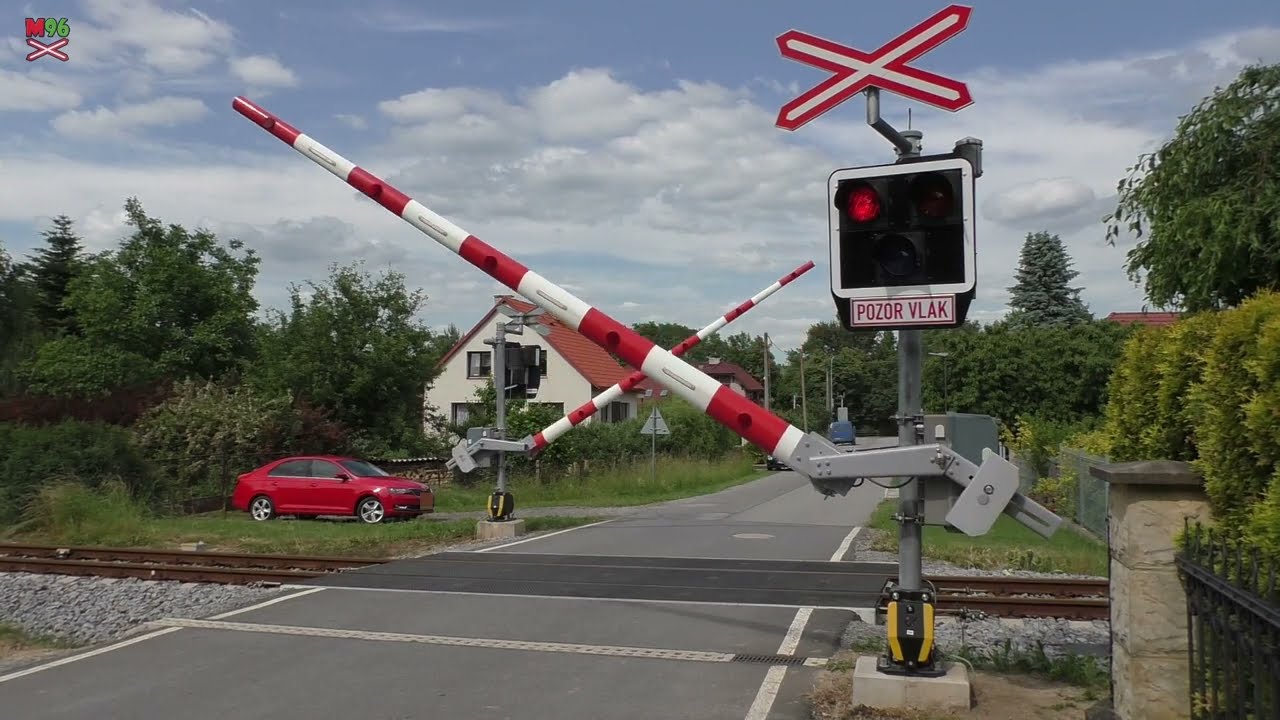 Železniční přejezd Litomyšl #3 [P5191] - 12.6.2023 / Czech railroad crossing