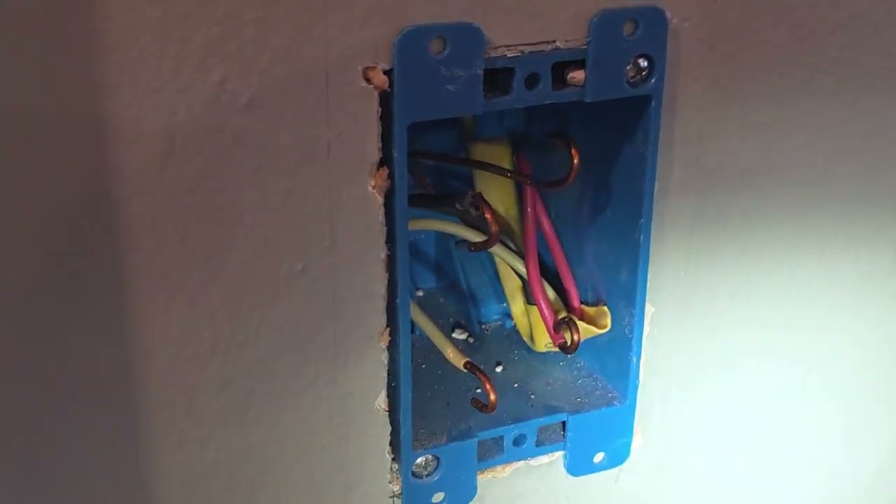 3 way light switch replacement.  $6 fix. 2 switches  work together to control  light #doityourself