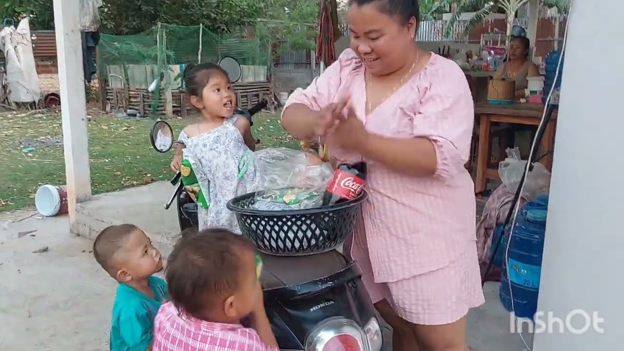 ขอบคุณพี่สายพินเด้อจ้าที่อุดหนุนส้มตำ/ขนม/น้ำอัดลมขอให้รวยจ้า