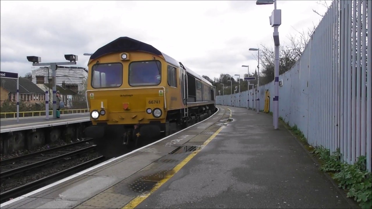 66741 passing Strood with 6C02 31st March 2018