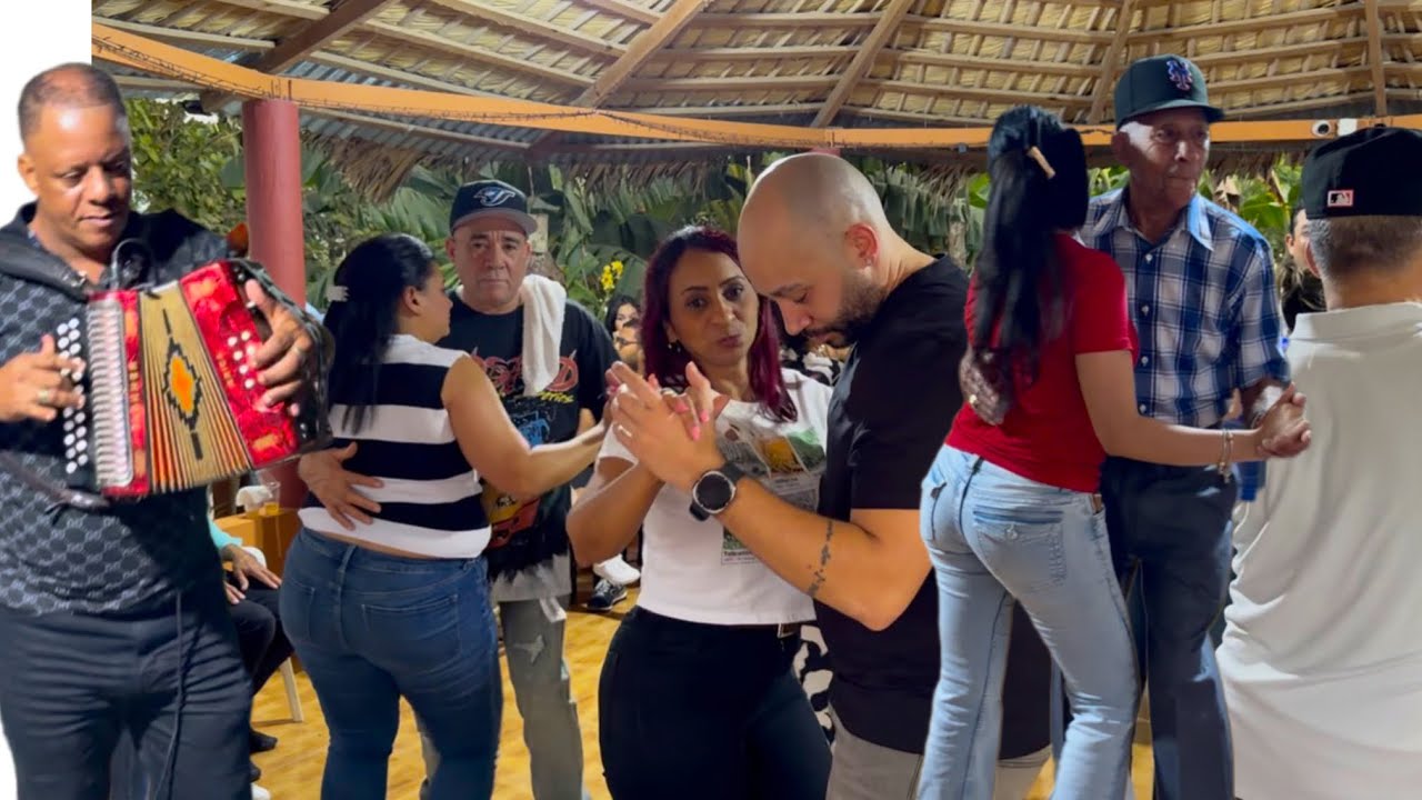 Así se Baila y se Goza en Río Verde La Vereda
