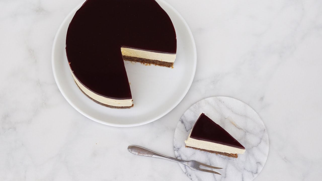 CHEESECAKE med brunkagebund, appelsin og gløgg gelé | Liv Martine