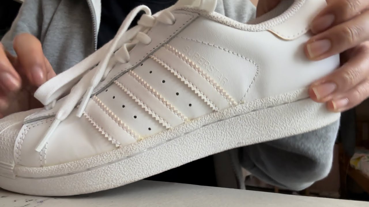ASMR Fast and Aggressive Shoe Tapping