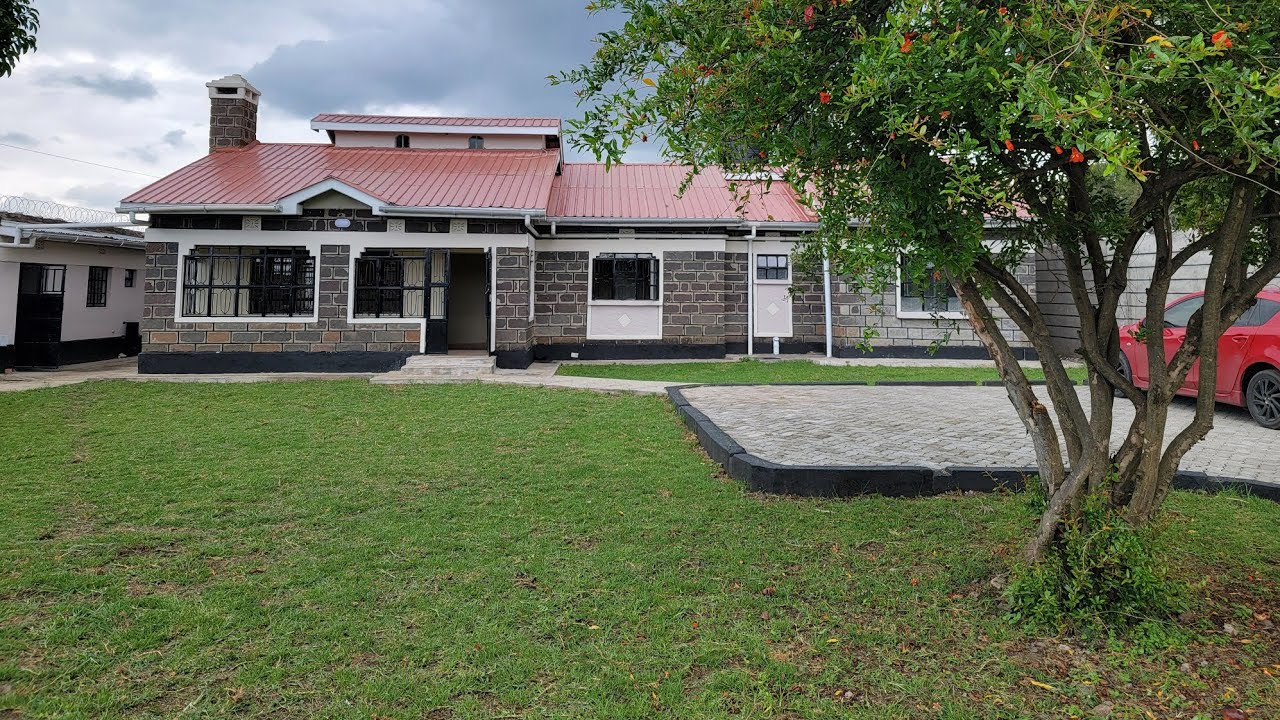 This 4 Bedroom Home in Nakuru Has the Biggest Private Compound | For Rent Kshs. 50,000