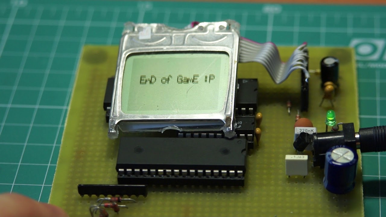 DIY konsola arkanoid 8bit oparta  Atmel '51 Nokia 3310