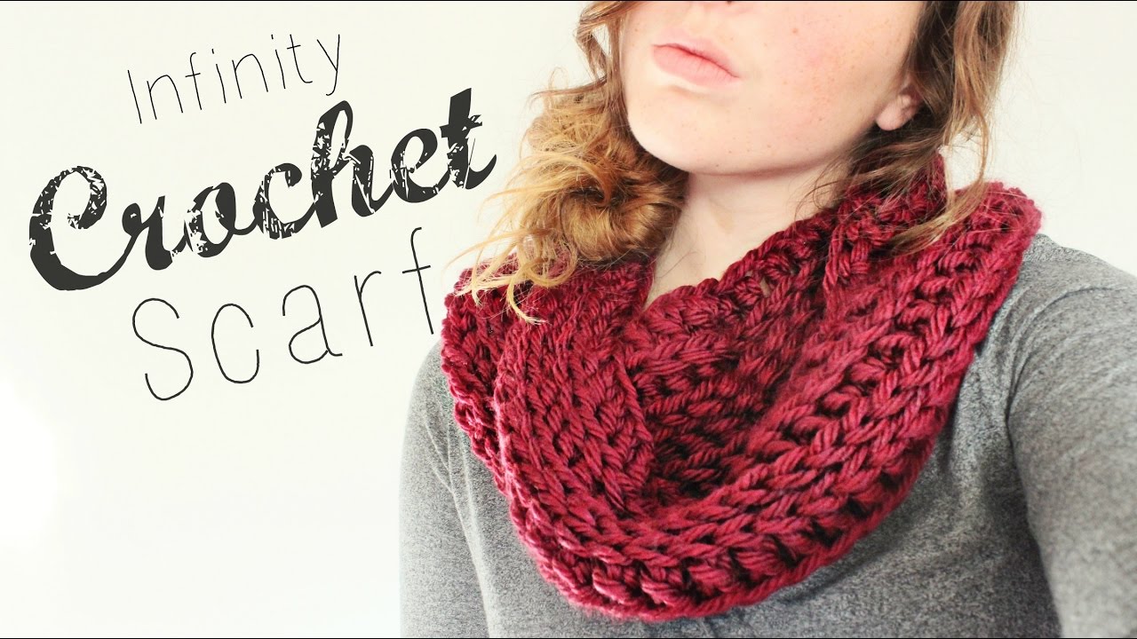 Crochet Infinity Scarf // Crochet Beginner // Veronica Marie