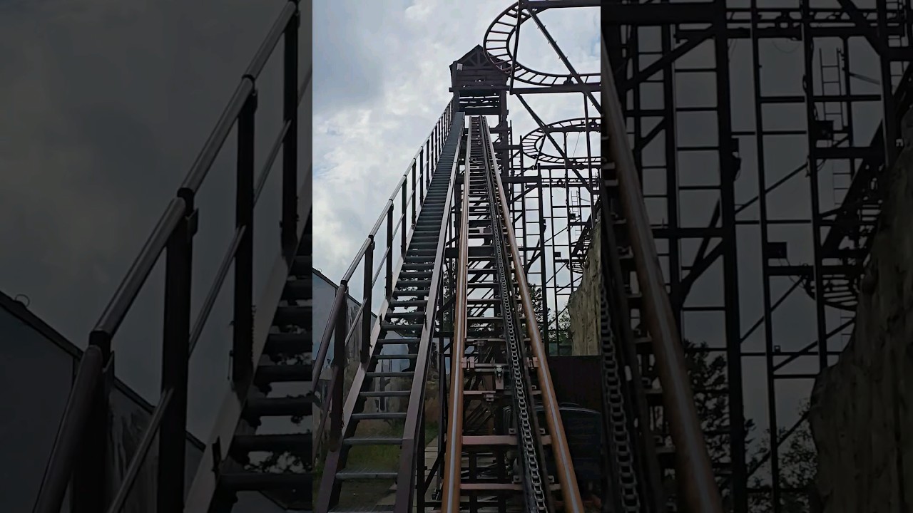 😝 Uit mijn dak in de Mijnwagen attractie #Drievliet #rollercoaster #shorts #amusementpark