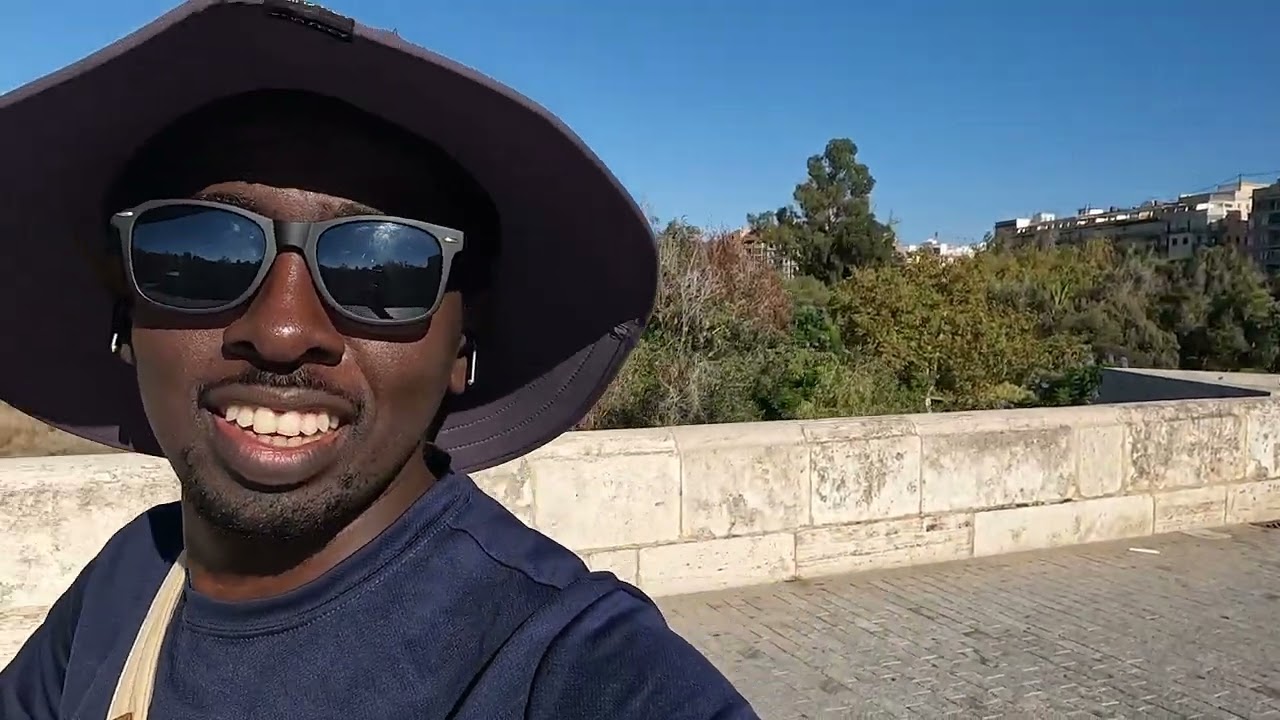 looking for a phone screen in Valencia