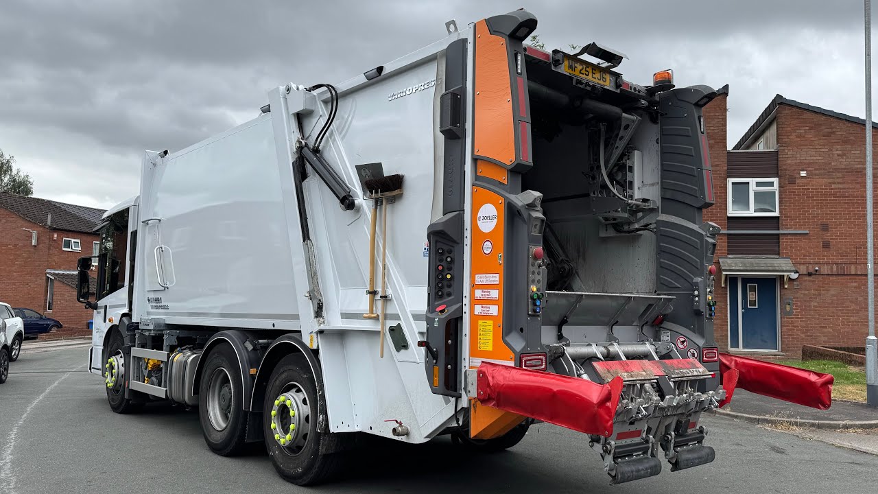 Mercedes Econic Refuse Truck on General Waste,  EJG