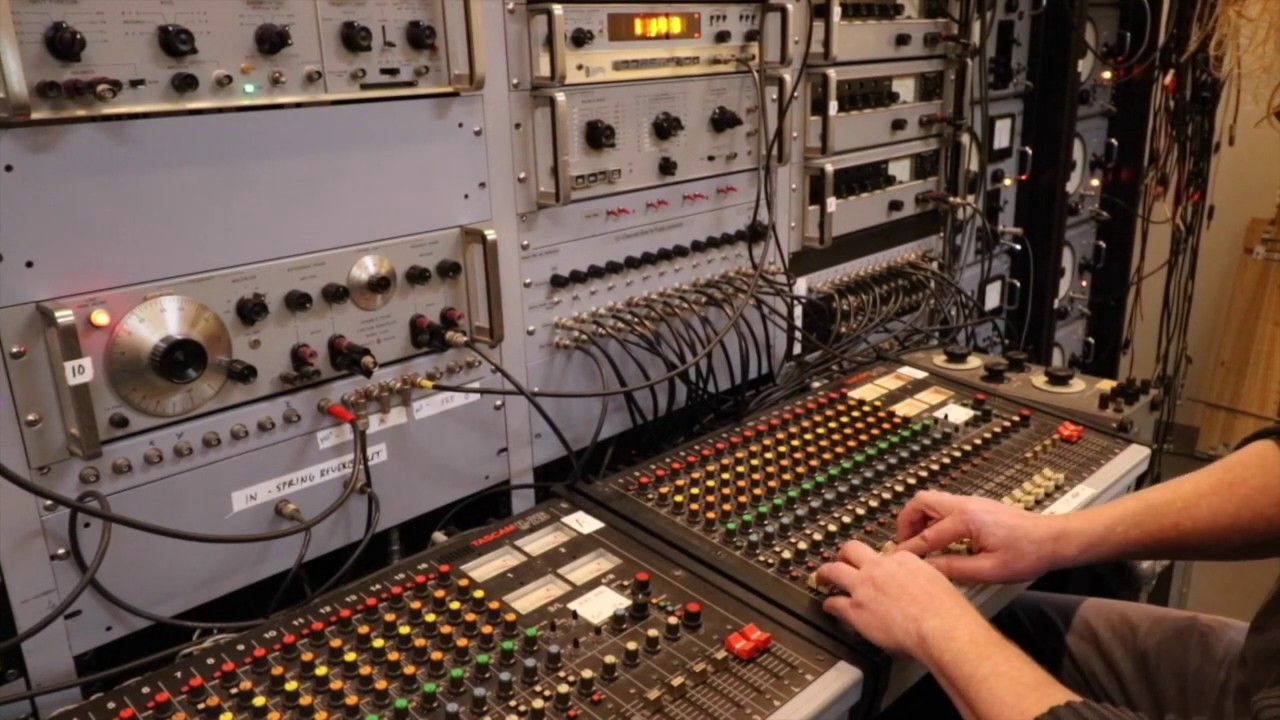 Melodic rhythm with an analogue computer and tuned oscillators
