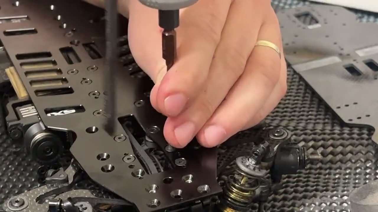 Schumacher mi8 - getting ready for the outdoor PART 1