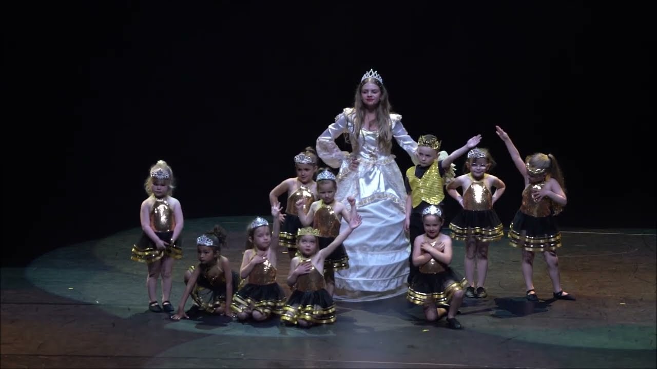 SHOW 2024 - Les Femmes Célèbres  -  RYTHMIC 3/4 ANS - Sissi l'impératrice -